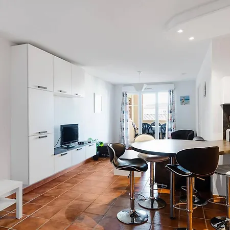 Apartman T3 Climatise Avec Piscine, Balcon, Parking, A 400m De La - Narbonne-plage - Fr-1-409-30 Narbonne