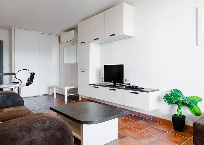T3 Climatise Avec Piscine, Balcon, Parking, A 400m De La - Narbonne-plage - Fr-1-409-30 Ναρμπόν
