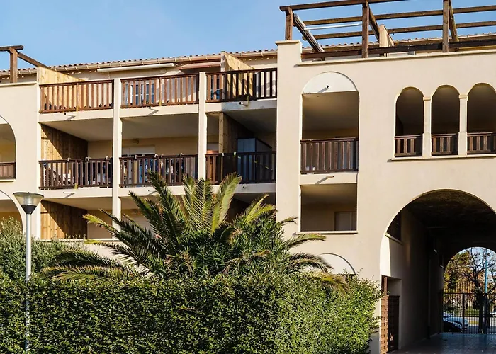 T3 Climatise Avec Piscine, Balcon, Parking, A 400m De La - Narbonne-plage - Fr-1-409-30